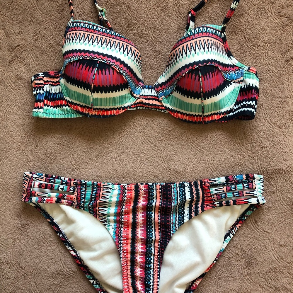 Jessica Simpson Multicolor Patterned Bikini